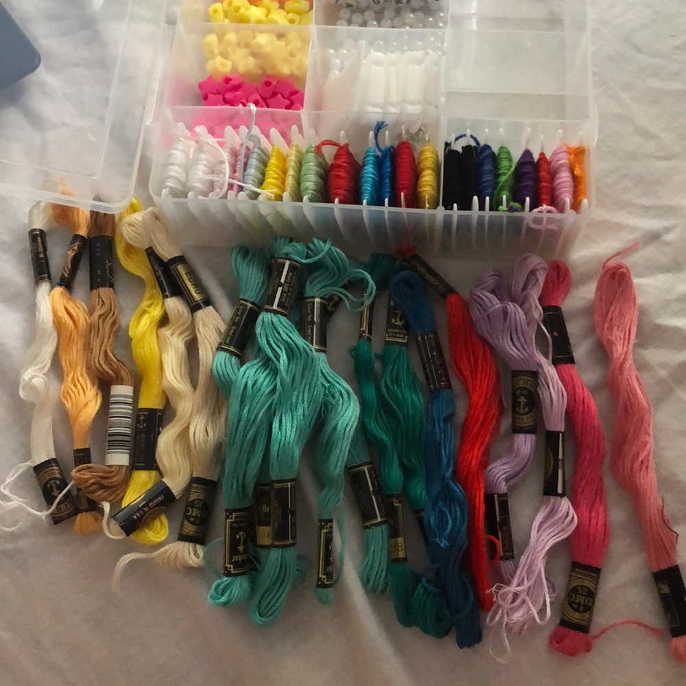 Handmade adjustable friendship bracelets - Picture 3 of 3